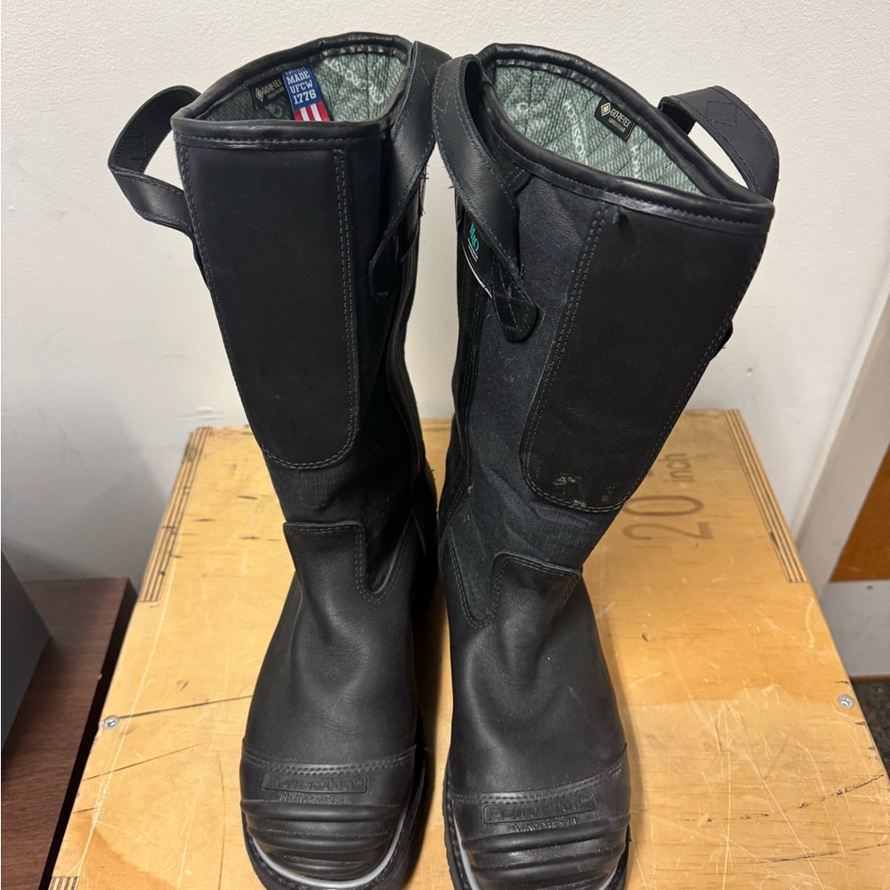 Pro Warrington 5007, Structural Firefighting Boots.
Amazing condition. Size 9.0E